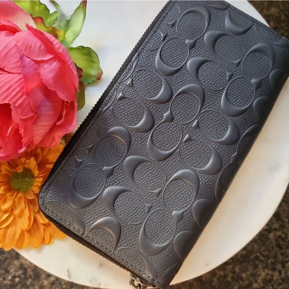 RETAIL Coach Signature C Embossed Continental Zip Around Wallet in Midnight - Picture 4 of 9